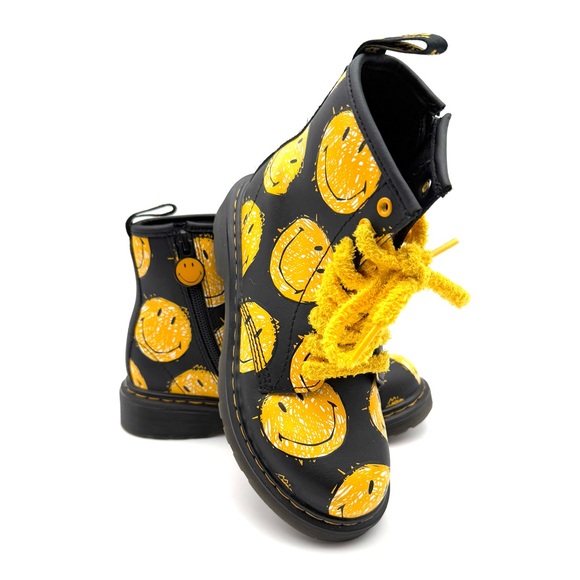 Dr. Martens Little Kids Combat Boots - Picture 2 of 10